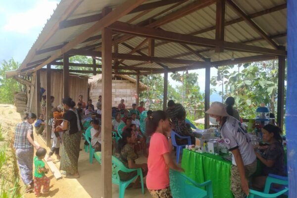 “CHO ၏သဘောထားကိုပြောရမည်ဆိုလျှင် ချင်းတော်လှန်ရေးအဖွဲ့များအကြားပဋိပက္ခ ဖြစ်ပွားမှုသည် ချင်းပြည်နယ်ကျန်းမာရေးစောင့်ရှောက်မှုနှင့်ချင်းကျန်းမာရေးဝန်ထမ်းများအပေါ်တွင် ဆိုးရွားစွာအကျိုးသက်ရောက်မှုရှိသည်။” Interview with Chin Health Organization (CH0)