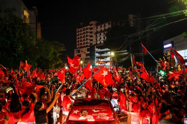 ဒေါ်အောင်ဆန်းစုကြည်နှင့်NLD ပါတီကို မြန်မာ့နိုင်ငံရေးဖြစ်စဉ်များတွင် မပါဝင်နိုင်ရန် ဖယ်ထုတ်ပြီး ရွေးကောက်ပွဲကျင်းပရန် ကြံစည်နေမှုအား ကန့်ကွက်တားဆီးပေးဖို့ အာဆီယံကို တောင်းဆို